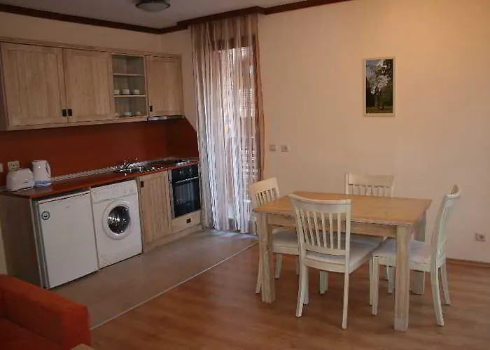 Private In St.ivan And Apartman Banszko
